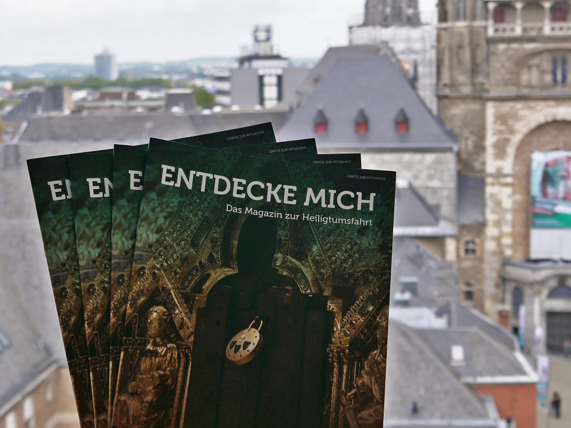 Ein ganzes Magazin rund um die Heiligtumsfahrt Aachen: „Entdecke mich“- lautet der Titel. (c) Bistum Aachen / Anja Klingbeil