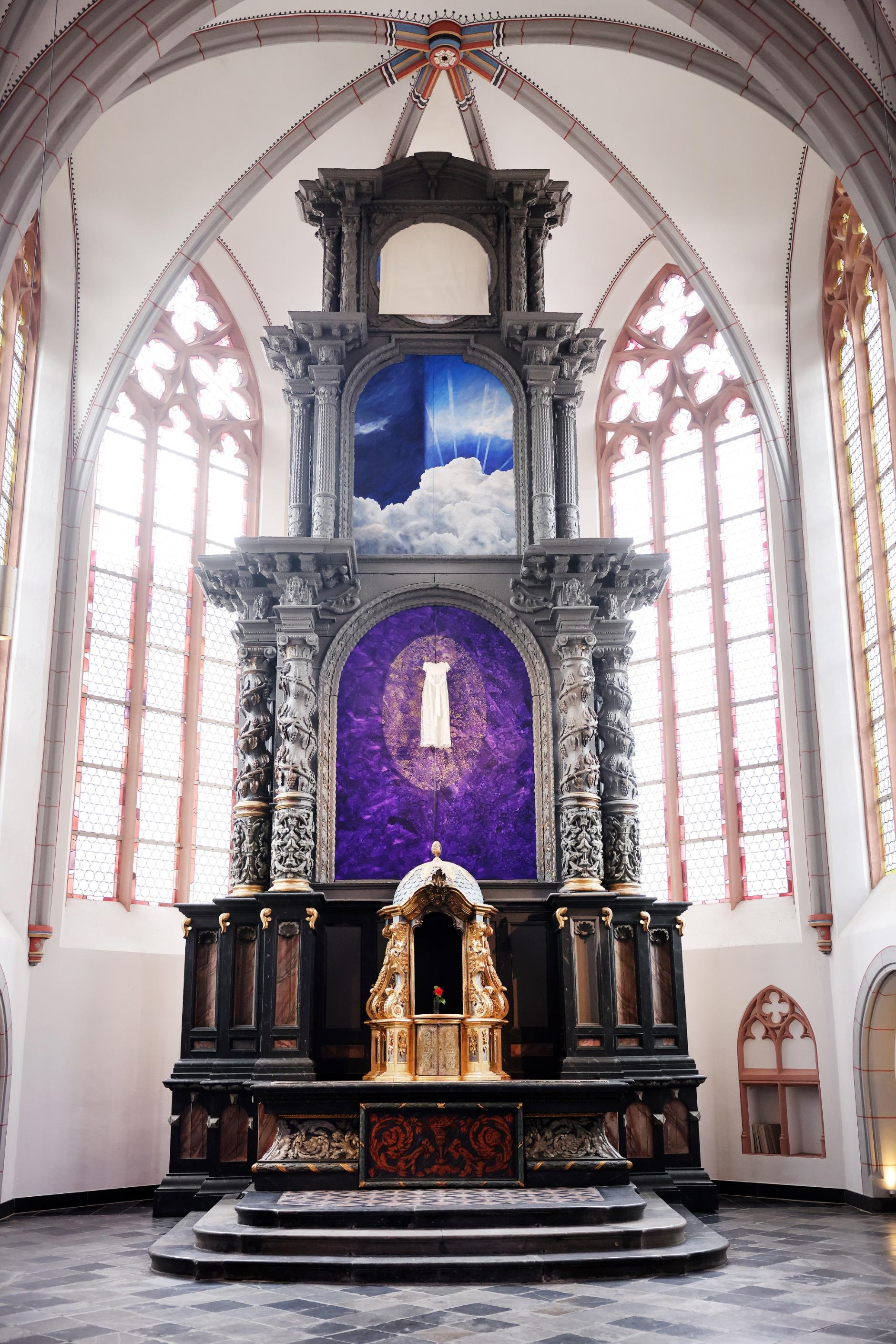 Lebenskleider - Kunstinstallation in der Citykirche Aachen (c) Domkapitel Aachen / Andreas Steindl