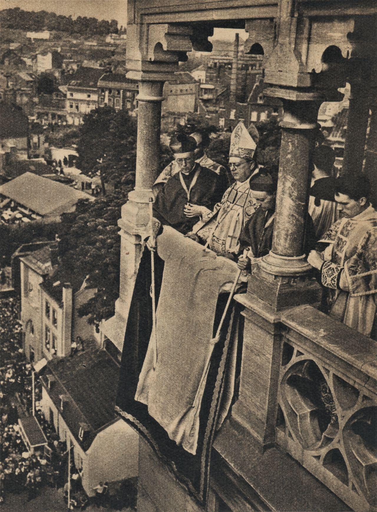 Heiligtumsfahrt 1951, Turmzeigung