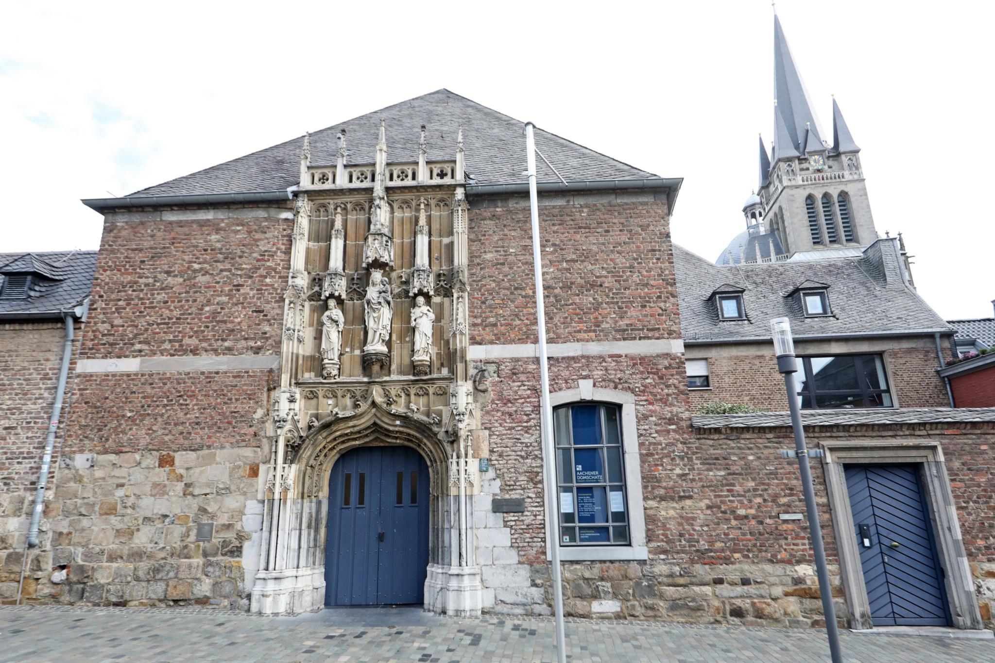 Domschatzkammer Aachen