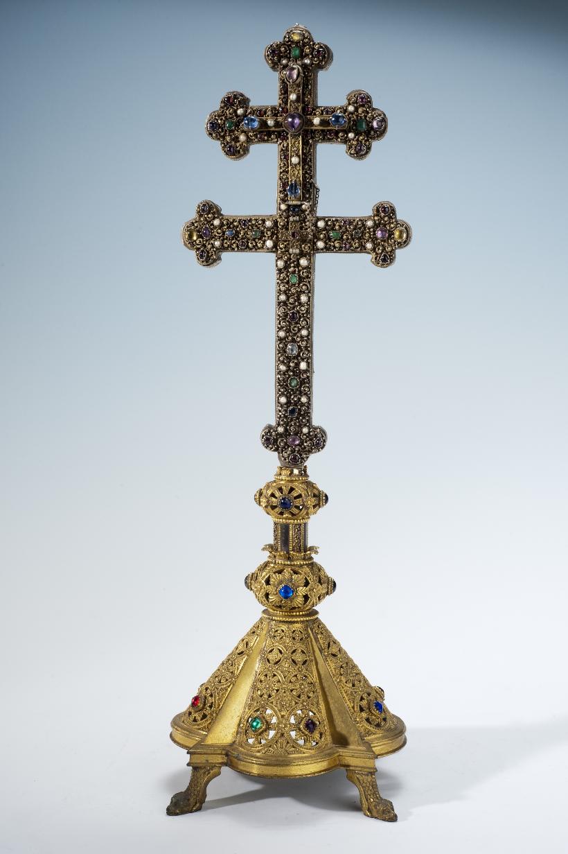 Abteischatz 588 - Äbtissinnen-Kreuz